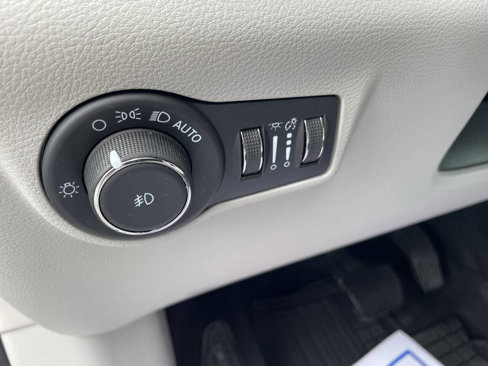 Used 2022 Jeep Compass Limited image 13
