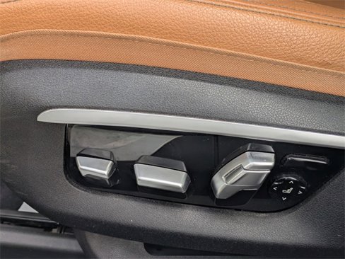 Used 2017 BMW 740i image 20
