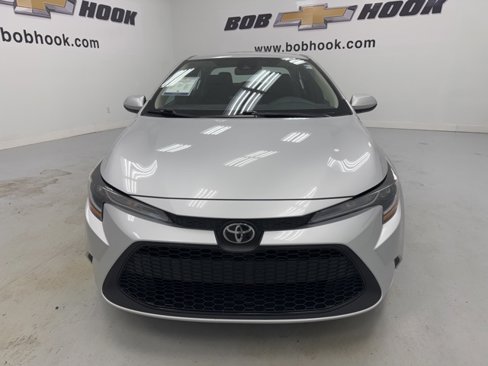 Used 2022 Toyota Corolla LE image 2