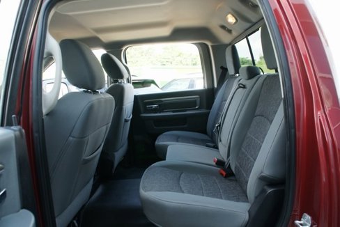 Used 2015 RAM 2500 SLT w/ Luxury Group image 28