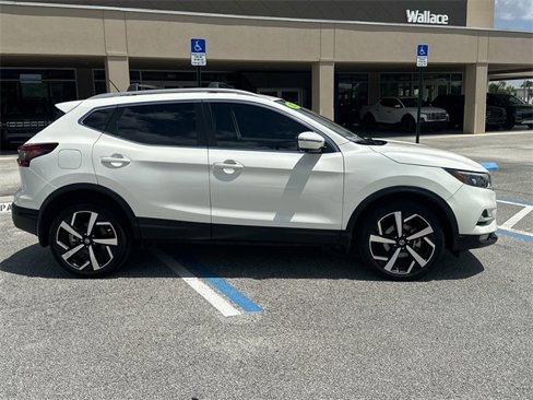 Used 2022 Nissan Rogue Sport SL w/ Premium Package image 5