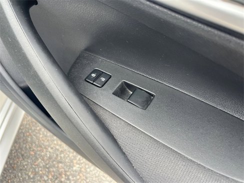 Used 2021 Toyota Corolla LE image 26