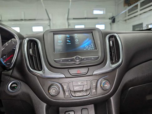 Used 2018 Chevrolet Equinox LT image 30