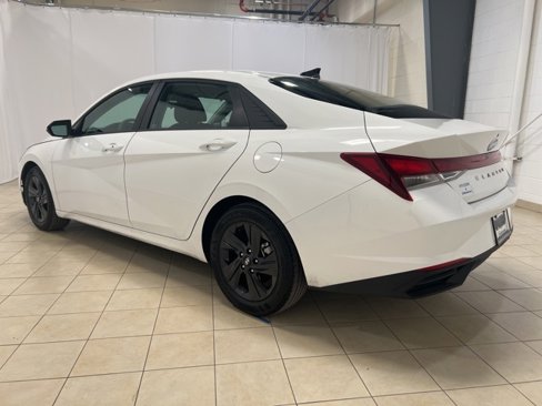 Used 2023 Hyundai Elantra SEL image 3