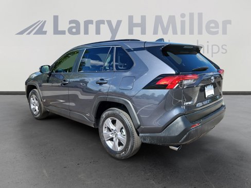 Used 2025 Toyota RAV4 XLE image 3