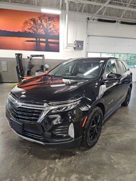 Used 2023 Chevrolet Equinox LT image 2