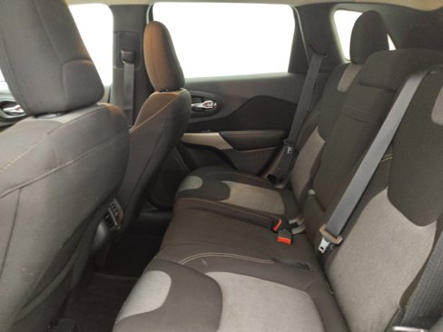Used 2018 Jeep Cherokee Latitude image 18