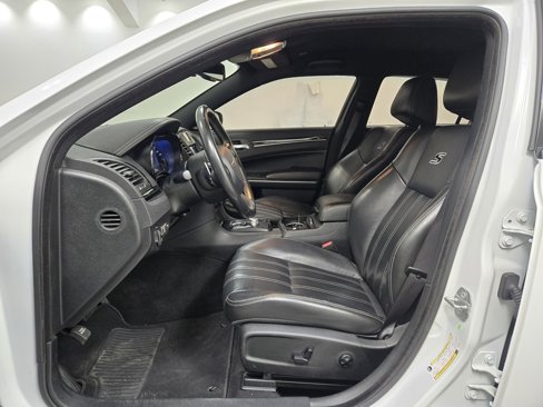 Used 2020 Chrysler 300 S image 12