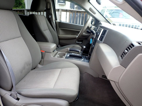 Used 2009 Jeep Grand Cherokee Laredo w/ Popular Equipment Group image 6