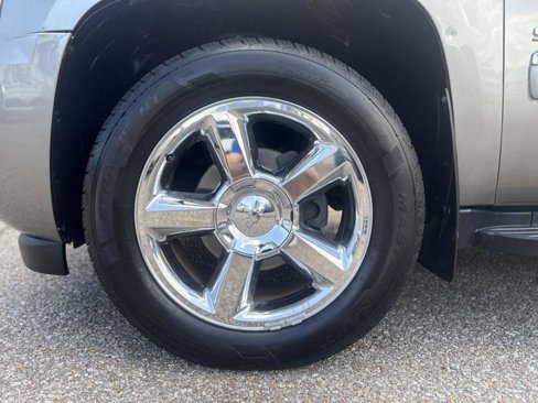 Used 2012 Chevrolet Suburban LTZ image 11