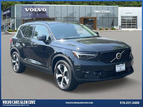 Used 2025 Volvo XC40 B5 Plus w/ Protection Package Premier image 1