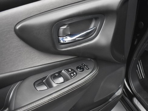 Used 2020 Nissan Murano SV image 25