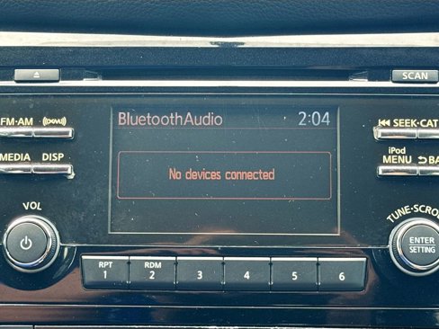Used 2017 Nissan Rogue SV w/ Midnight Edition image 13