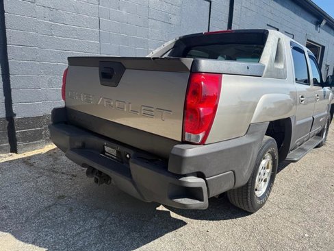 Used 2003 Chevrolet Avalanche 2WD image 16