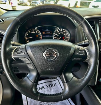 Used 2019 Nissan Pathfinder SV image 14