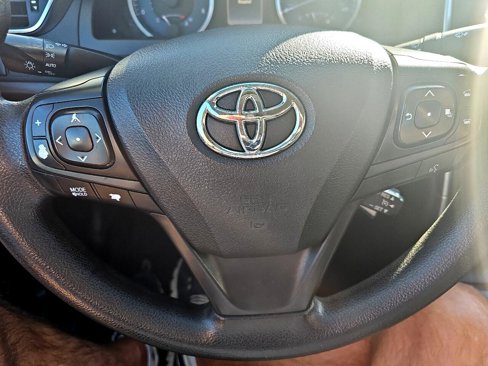 Used 2017 Toyota Camry LE image 14