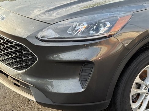 Used 2020 Ford Escape SE image 10