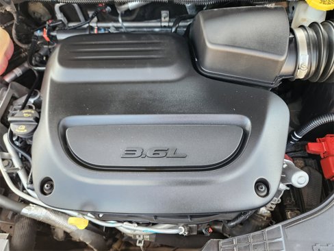 Used 2021 Chrysler Pacifica Touring-L w/ Uconnect Theater Family Group image 29