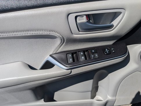 Used 2017 Toyota Camry XLE image 15