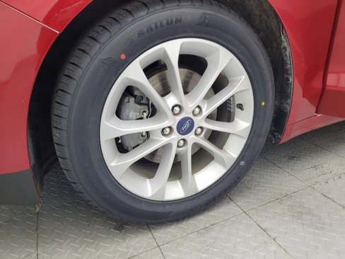 Used 2020 Ford Fusion SE image 31