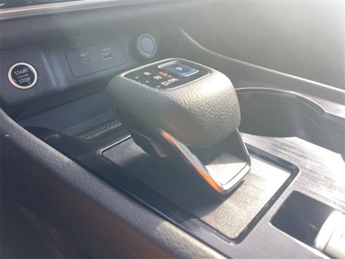 Used 2022 Nissan Rogue SV image 25