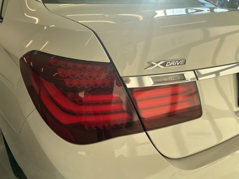 Used 2014 BMW 750Li xDrive image 36
