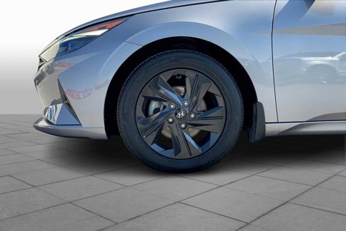 Used 2023 Hyundai Elantra SEL image 9