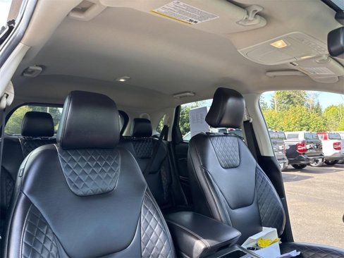 Used 2024 Ford Edge Titanium image 24