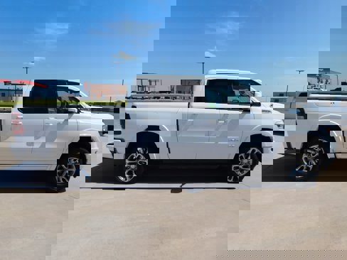 Used 2022 RAM 1500 Laramie w/ Laramie Southwest Edition image 5