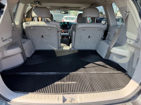 Used 2011 Toyota Highlander Limited w/ Tow Pkg image 24