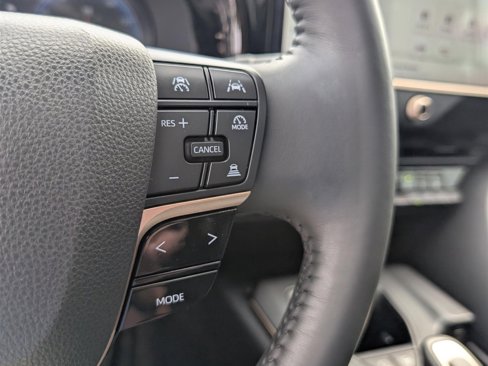 Used 2023 Toyota Crown Platinum image 25