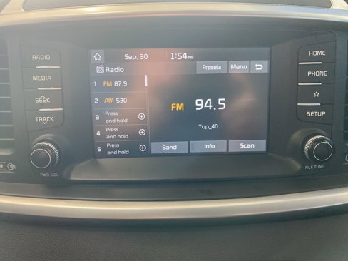 Used 2019 Kia Sorento LX image 2