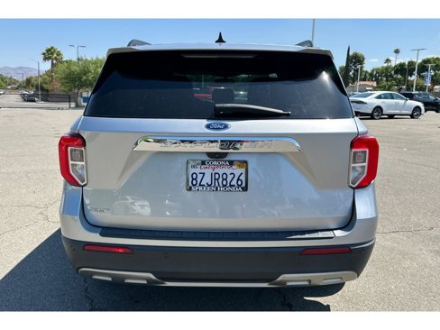 Used 2021 Ford Explorer XLT w/ Equipment Group 202A image 4