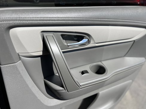 Used 2014 Chevrolet Traverse LT image 22
