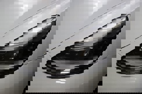Used 2022 Tesla Model 3 Standard Range image 4
