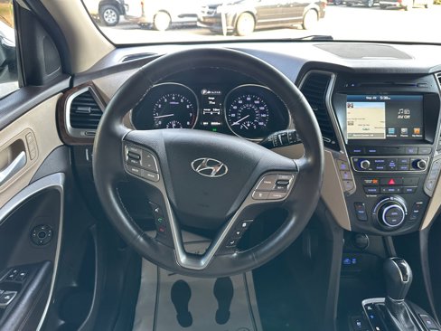 Used 2017 Hyundai Santa Fe Limited image 23
