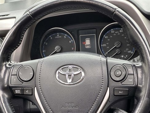 Used 2018 Toyota RAV4 XLE image 21