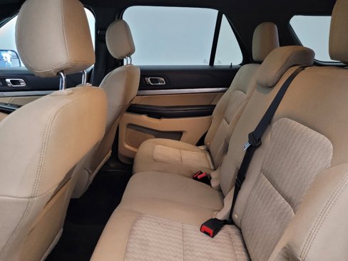Used 2017 Ford Explorer FWD image 18