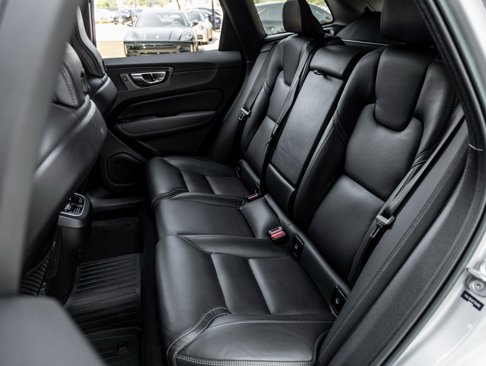 Used 2023 Volvo XC60 B5 Ultimate w/ Climate Package image 33