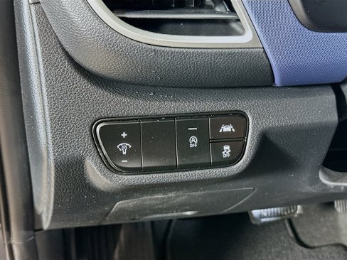 Certified 2021 Kia Seltos S image 18