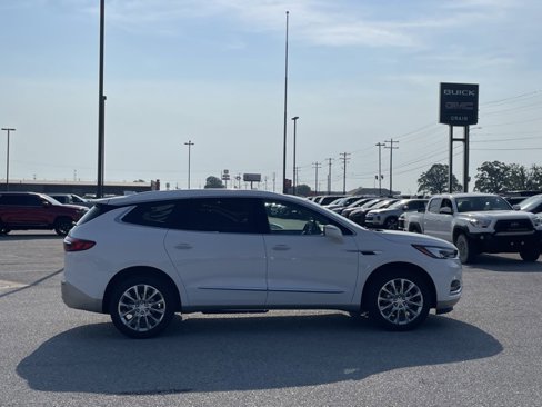 Used 2021 Buick Enclave Essence w/ Sound and Sites Package image 8