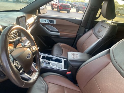Used 2021 Ford Explorer King Ranch w/ Premium Technology Package image 30