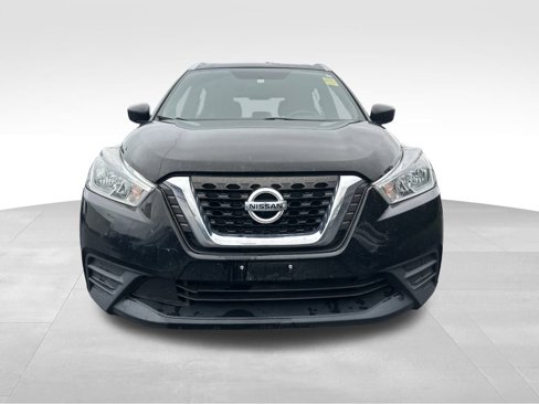 Used 2018 Nissan Kicks SV image 2