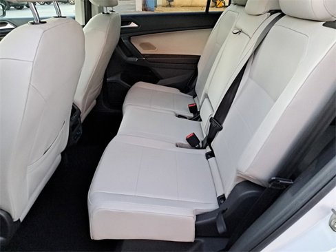 Used 2020 Volkswagen Tiguan SEL image 11