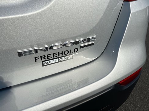 Certified 2022 Buick Encore Preferred image 31