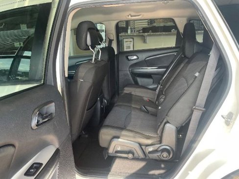 Used 2019 Dodge Journey SE image 21