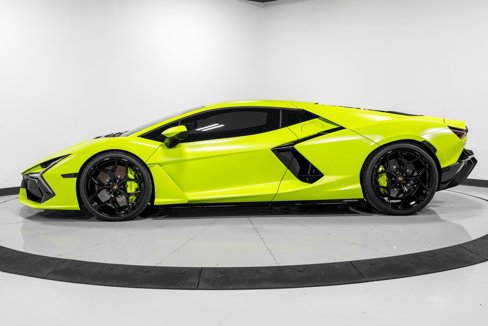 Used 2024 Lamborghini Revuelto image 6