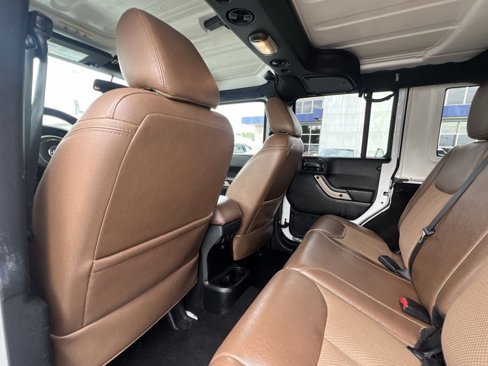 Used 2017 Jeep Wrangler 75th Anniversary image 27