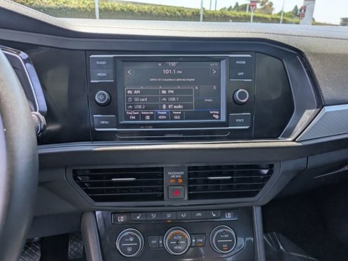 Used 2021 Volkswagen Jetta R-Line image 19
