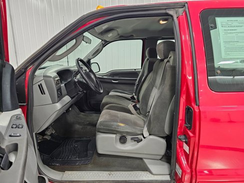 Used 2003 Ford F250 XLT image 2